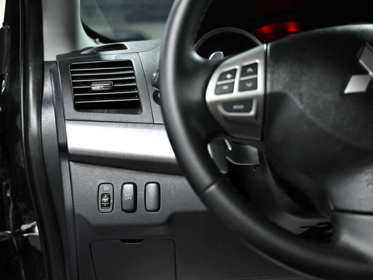 Купить Mitsubishi Lancer с пробегом. Фото: #7