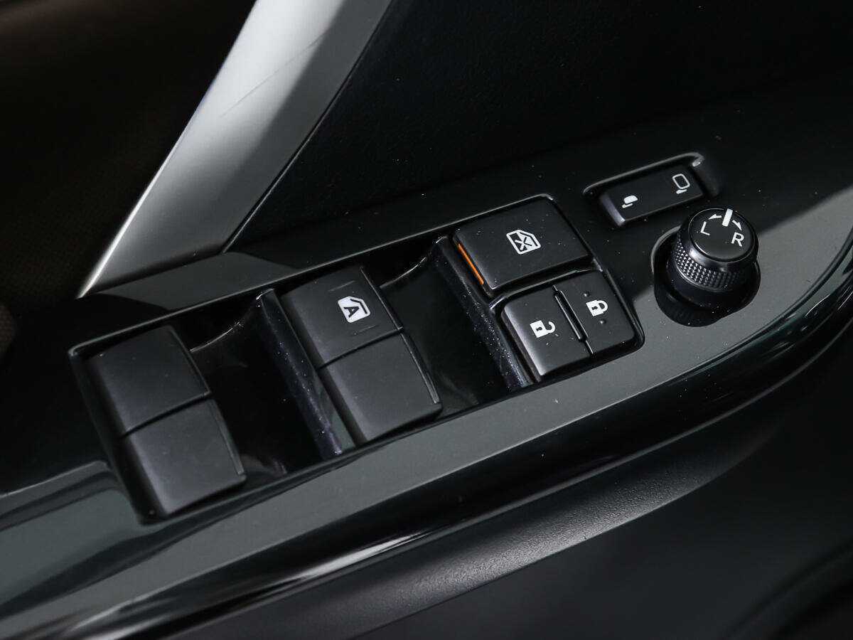Купить Toyota Fortuner с пробегом. Фото: #14