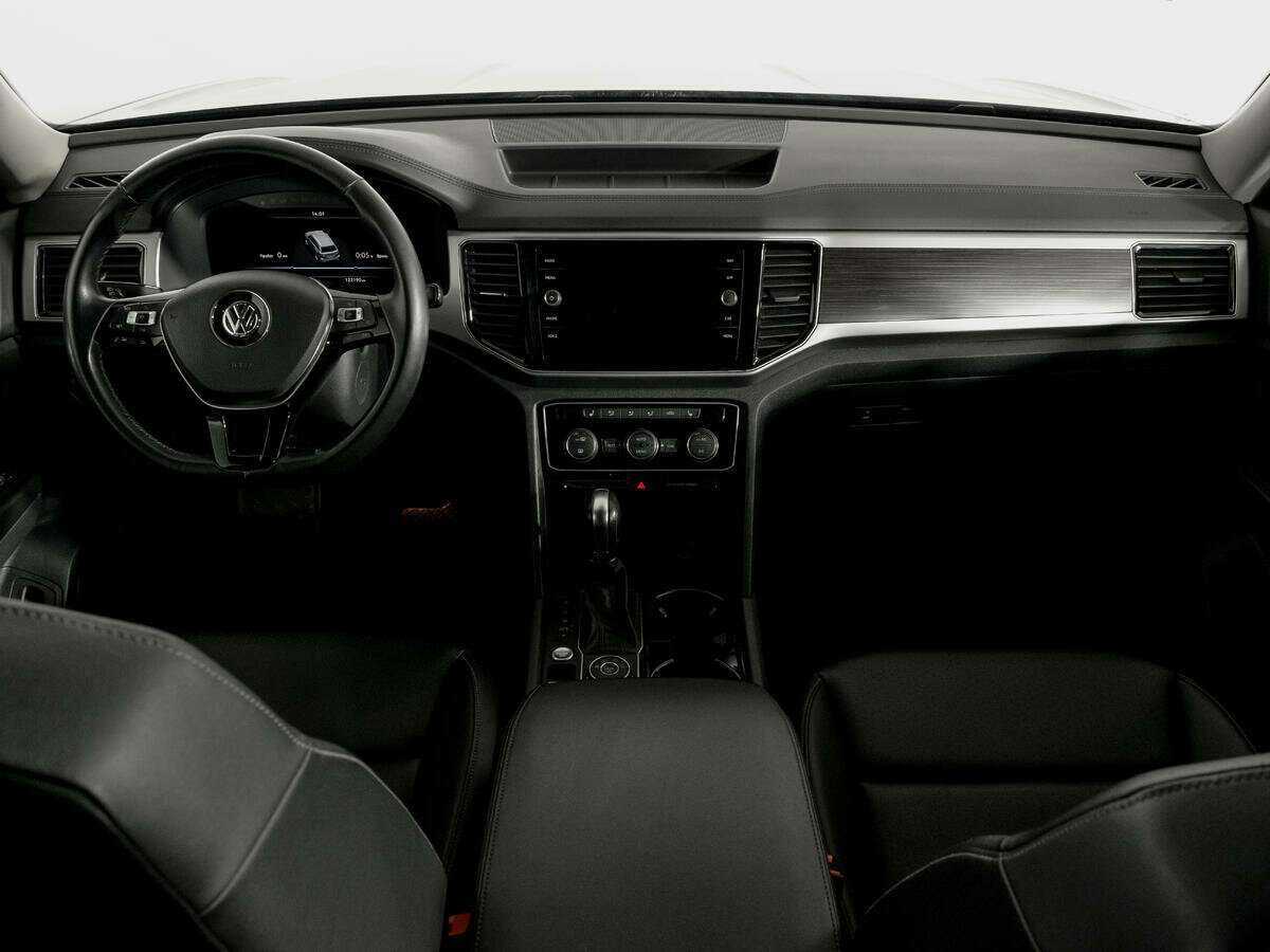 Купить Volkswagen Teramont с пробегом. Фото: #11