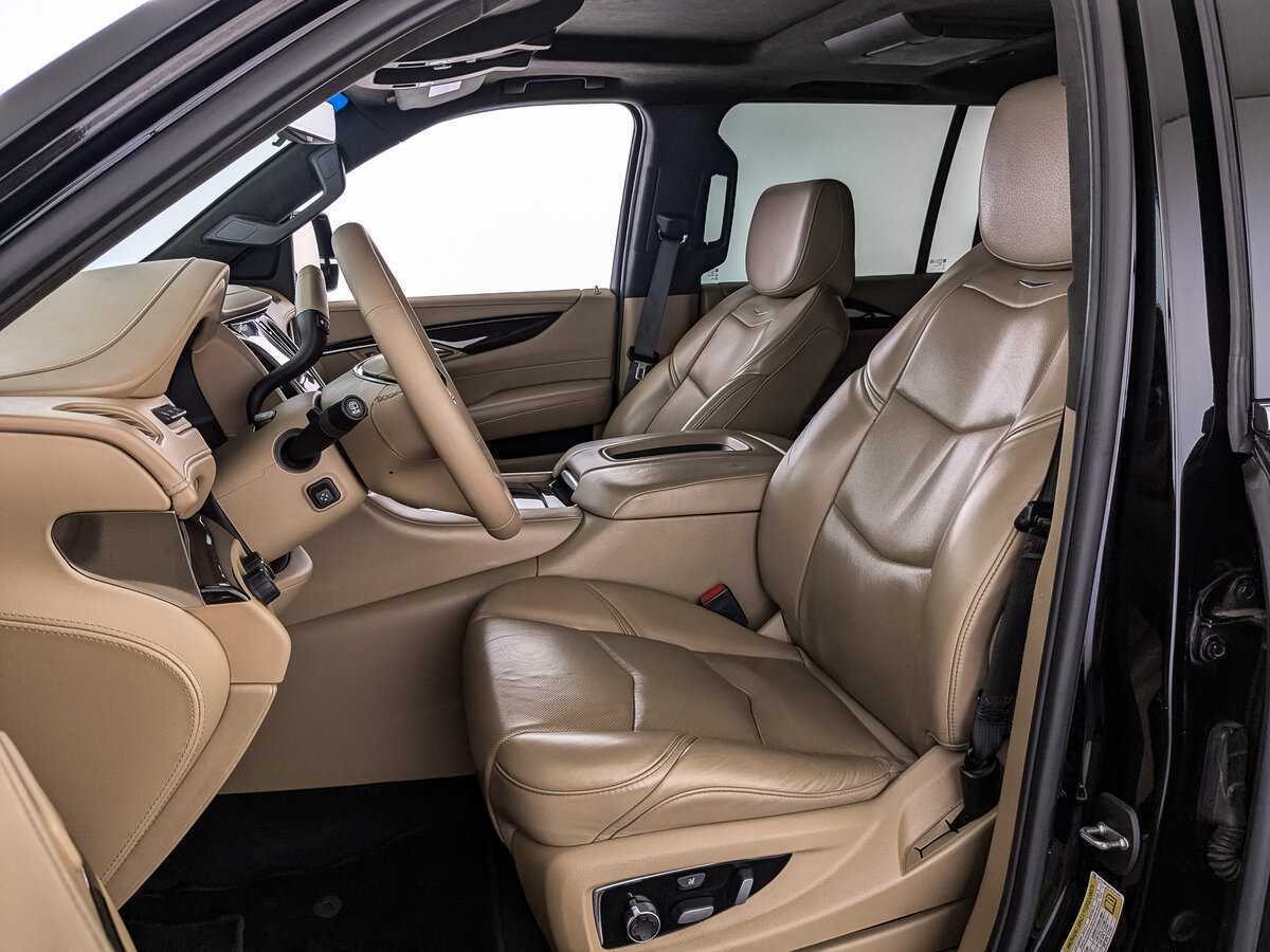 Купить Cadillac Escalade с пробегом. Фото: #15