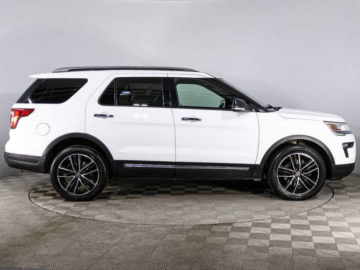 Купить Ford Explorer с пробегом. Фото: #3