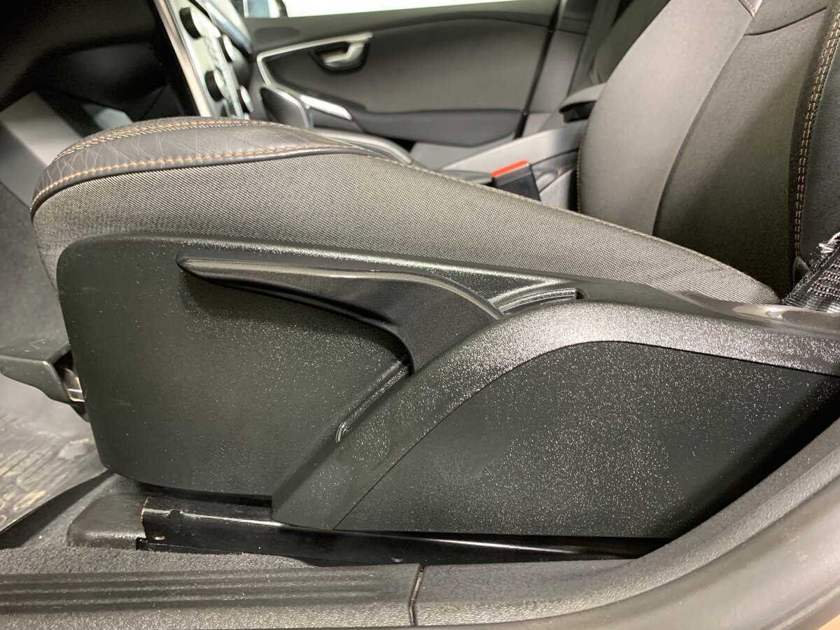 Купить Volvo V40 с пробегом. Фото: #16