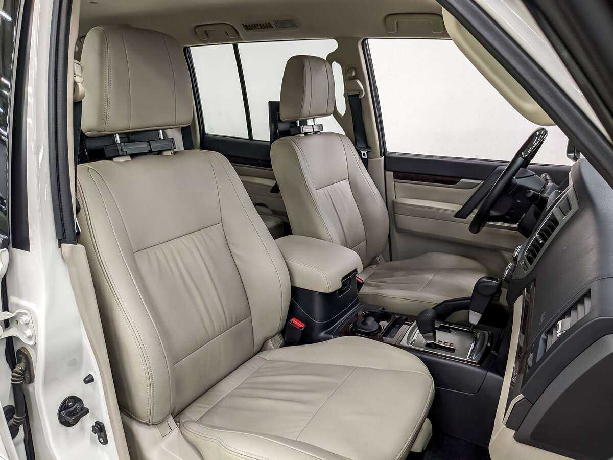 Купить Mitsubishi Pajero с пробегом. Фото: #19