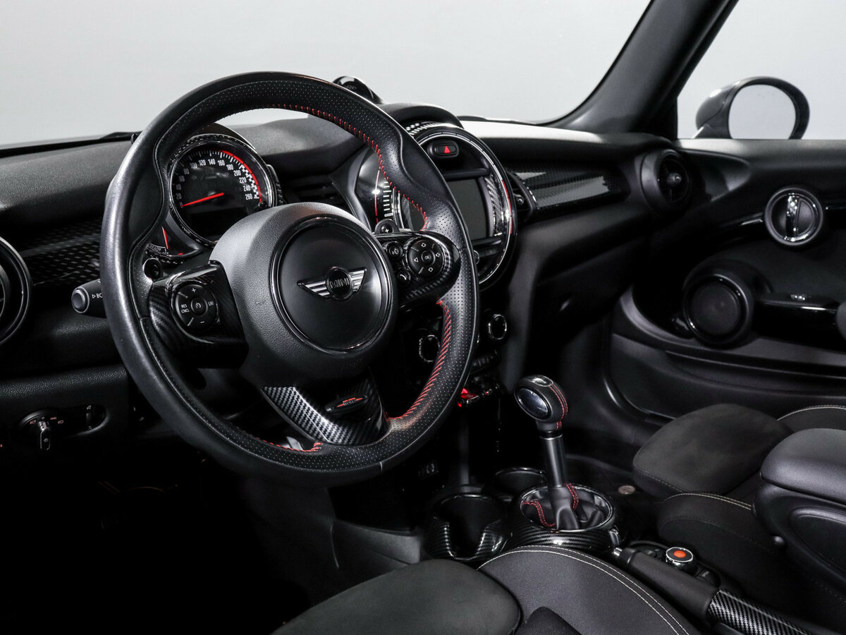 Купить Mini Hatch с пробегом. Фото: #11