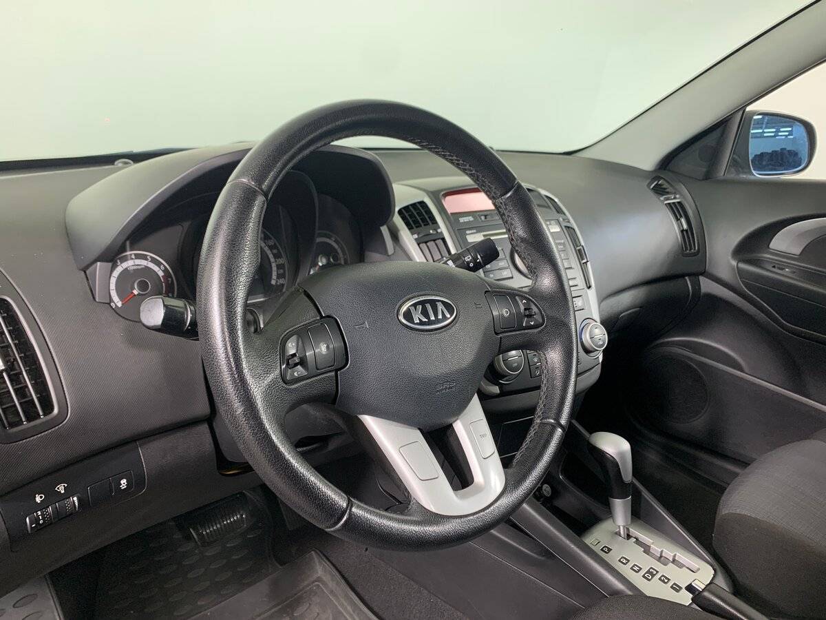 Купить Kia Ceed с пробегом. Фото: #11