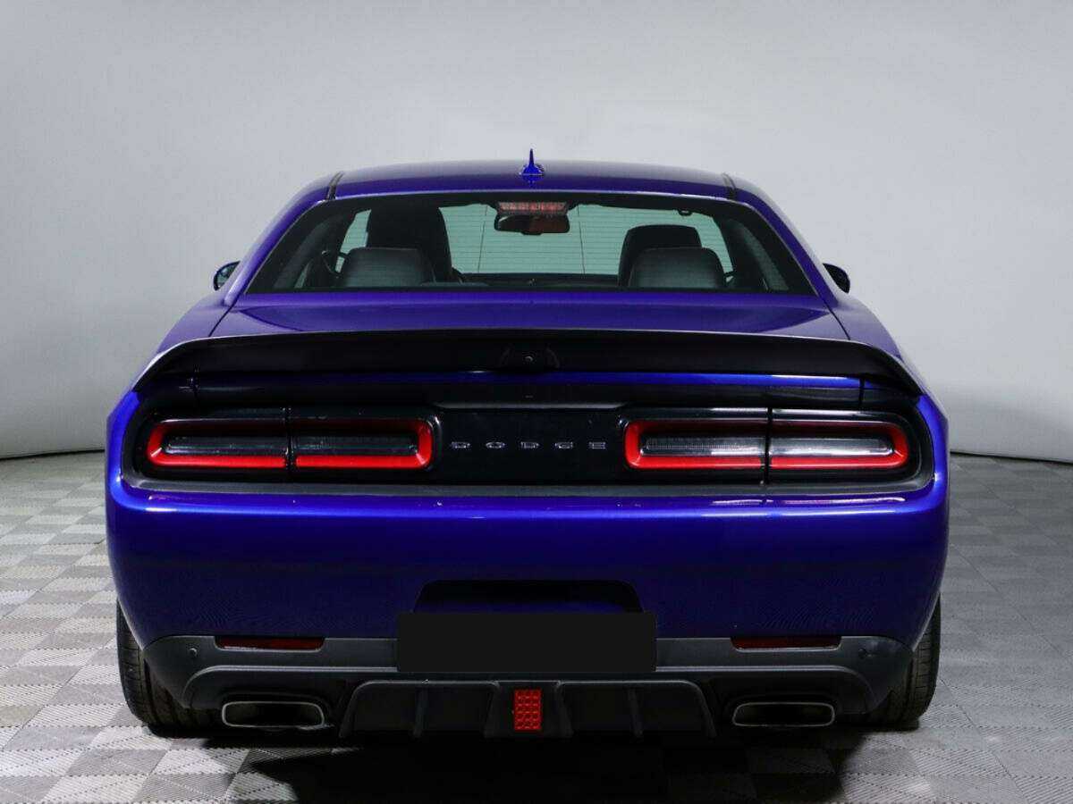 Купить Dodge Challenger с пробегом. Фото: #4