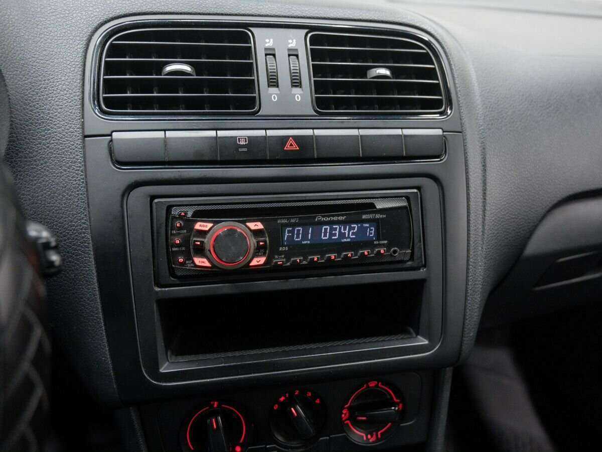 Купить Volkswagen Polo с пробегом. Фото: #16