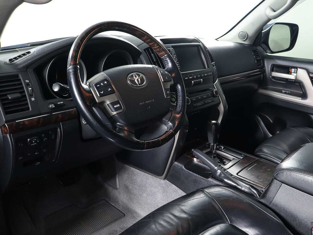 Купить Toyota Land Cruiser с пробегом. Фото: #12