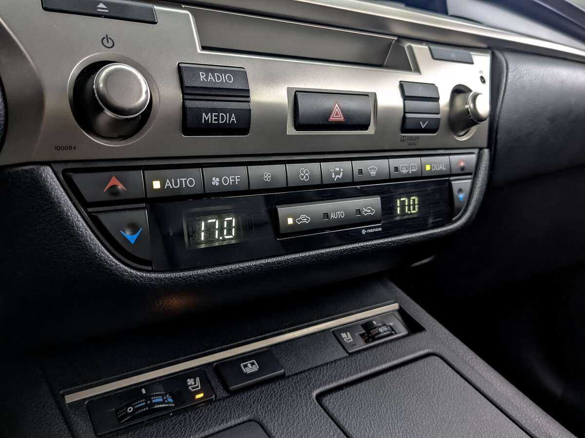 Купить Lexus ES с пробегом. Фото: #18