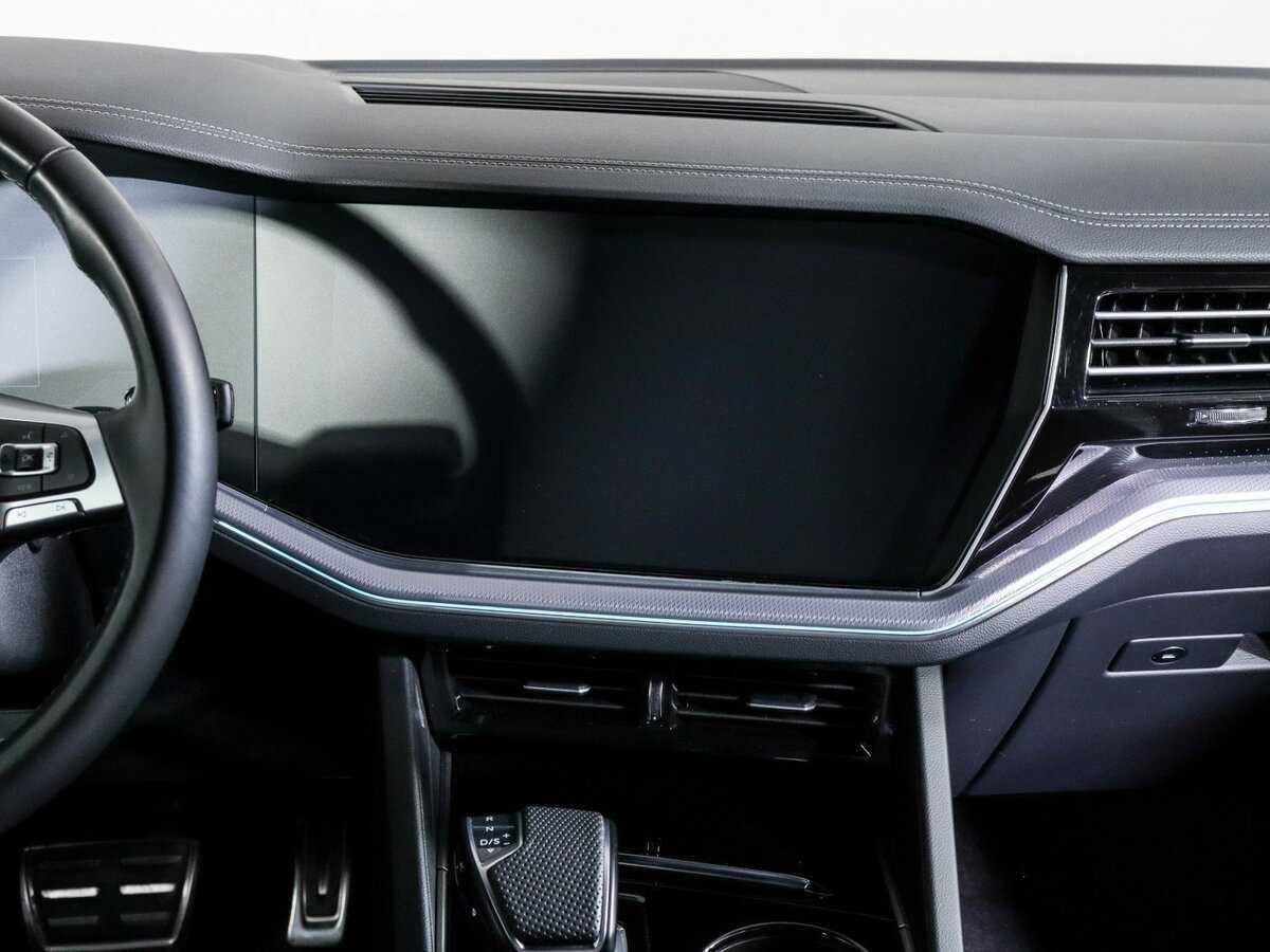 Купить Volkswagen Touareg с пробегом. Фото: #9