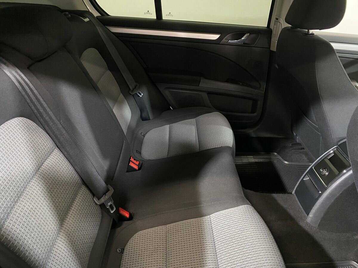 Купить Skoda Superb с пробегом. Фото: #10