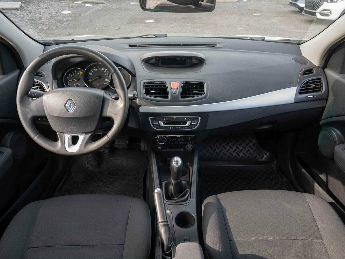 Купить Renault Fluence с пробегом. Фото: #12