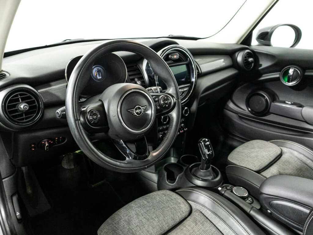Купить Mini Hatch с пробегом. Фото: #10