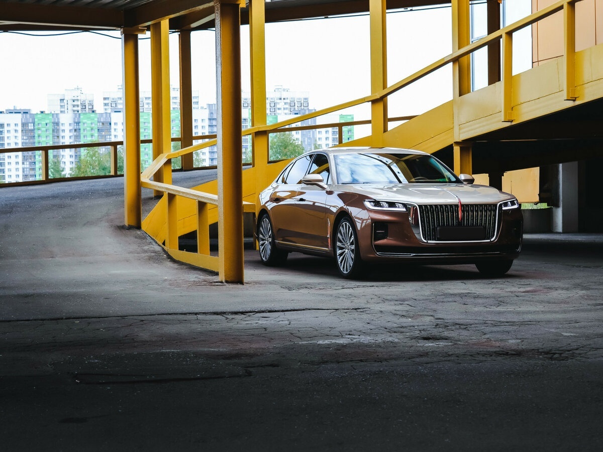 Купить Hongqi H9 с пробегом. Фото: #19