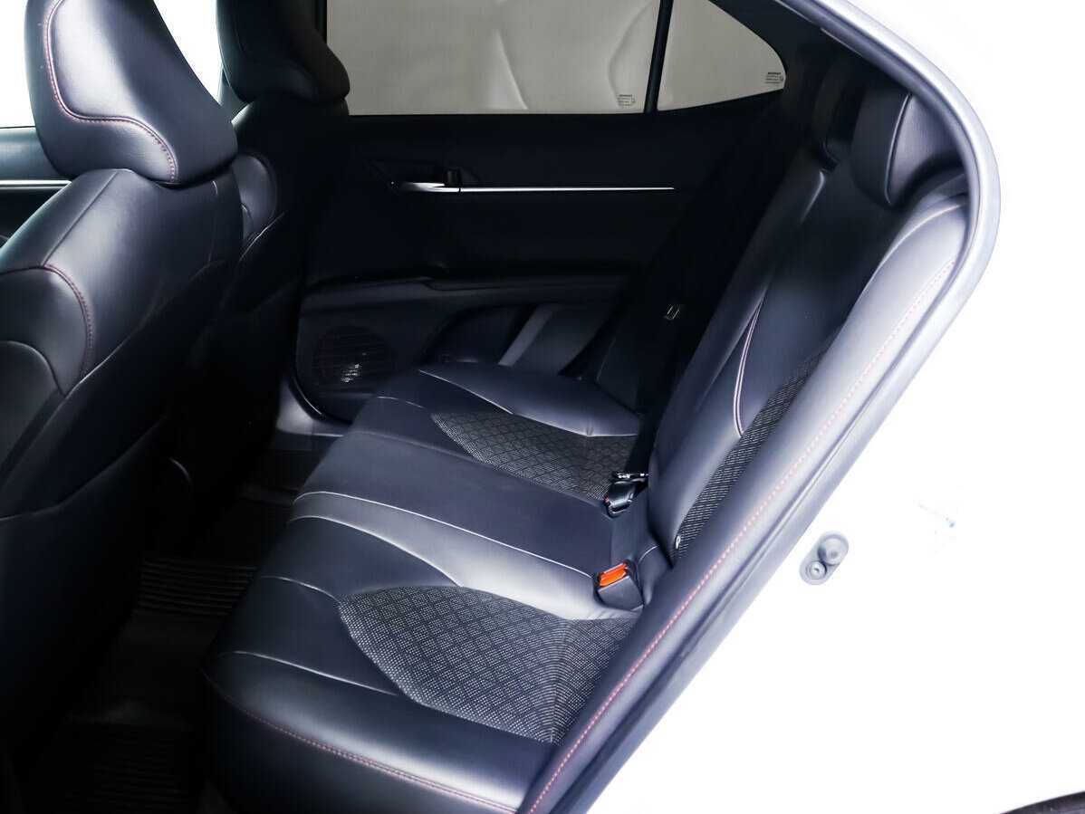 Купить Toyota Camry с пробегом. Фото: #9