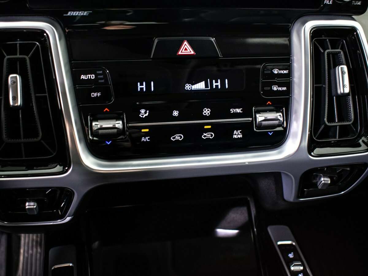 Купить Kia Sorento с пробегом. Фото: #10