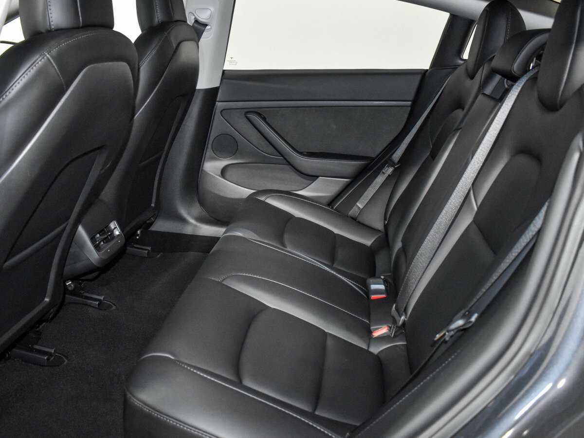 Купить Tesla Model 3 с пробегом. Фото: #14