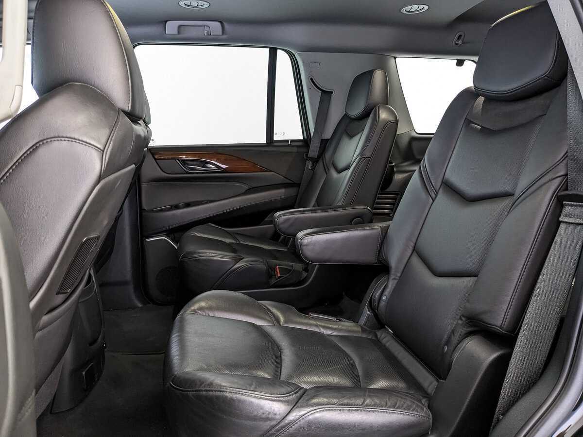 Купить Cadillac Escalade с пробегом. Фото: #13