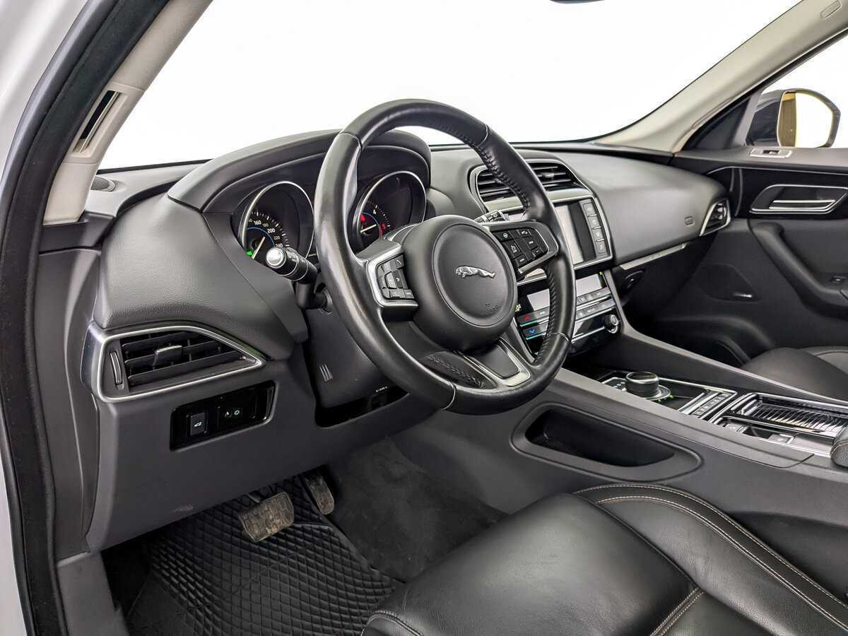 Купить Jaguar F-Pace с пробегом. Фото: #15