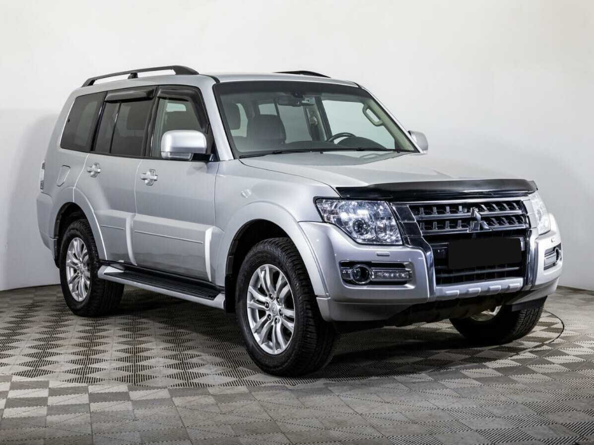 Купить Mitsubishi Pajero с пробегом. Фото: #2