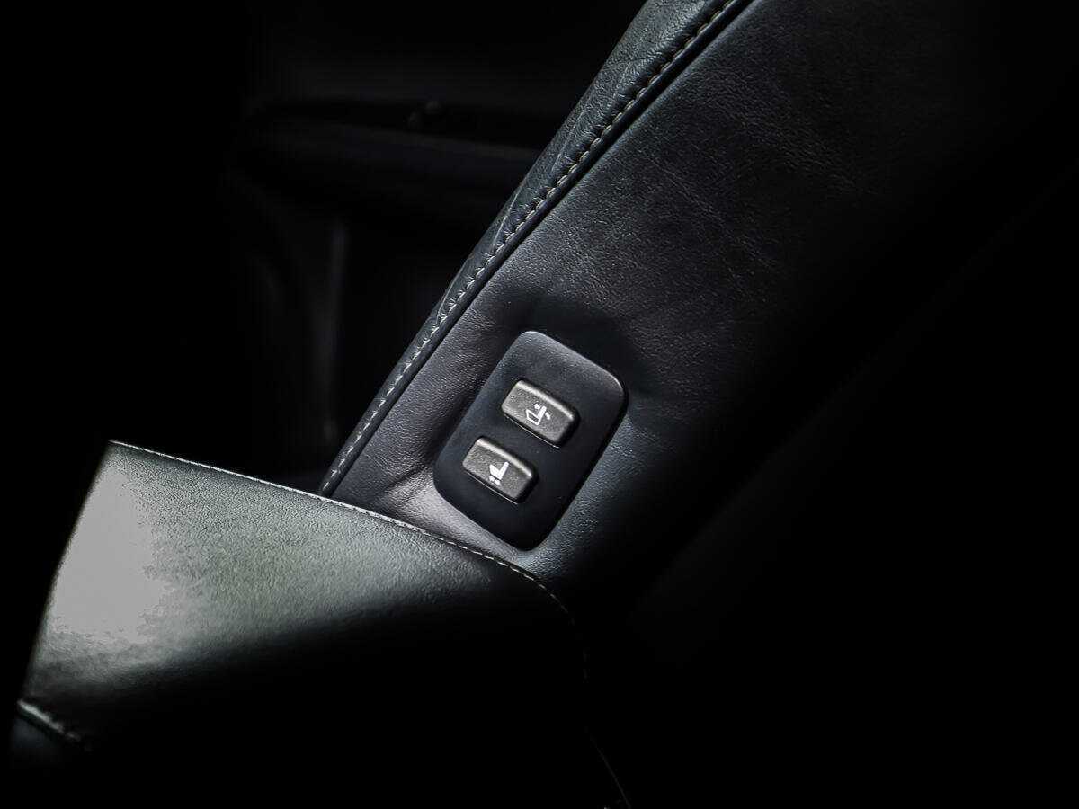 Купить Lexus ES с пробегом. Фото: #21