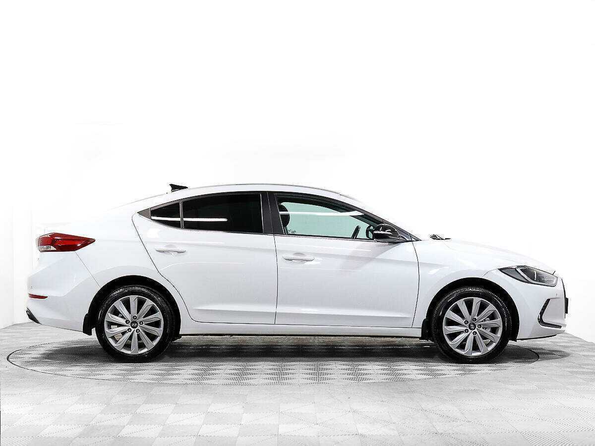 Купить Hyundai Elantra с пробегом. Фото: #2
