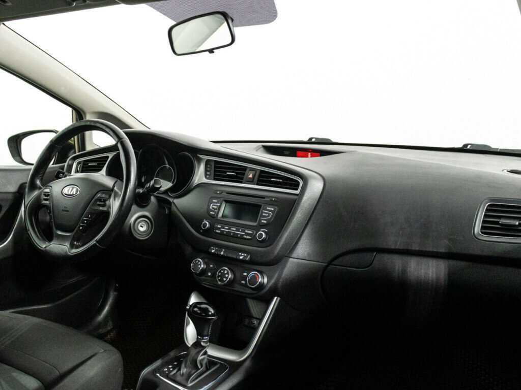 Купить Kia Ceed с пробегом. Фото: #8