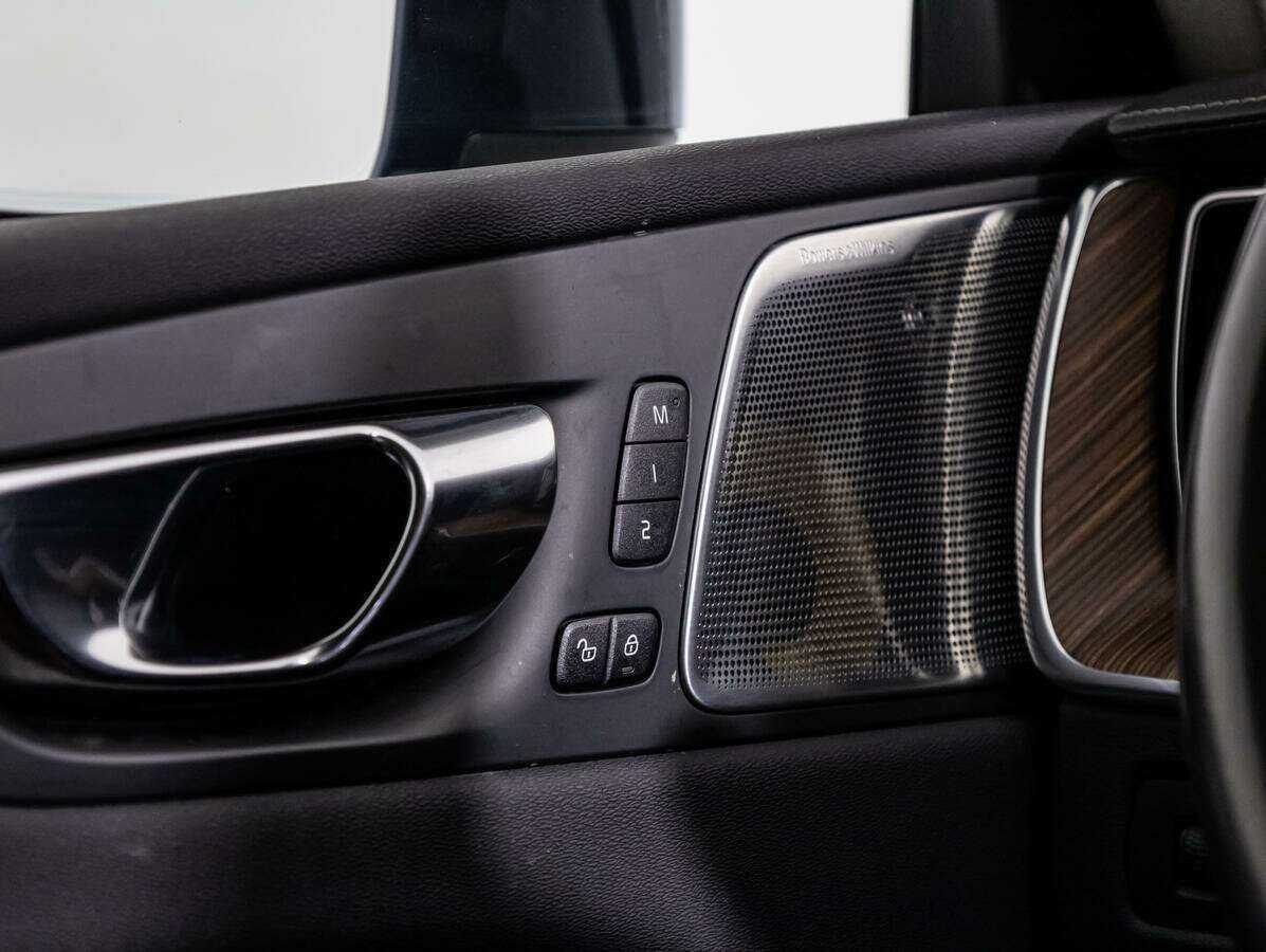 Купить Volvo XC60 с пробегом. Фото: #14