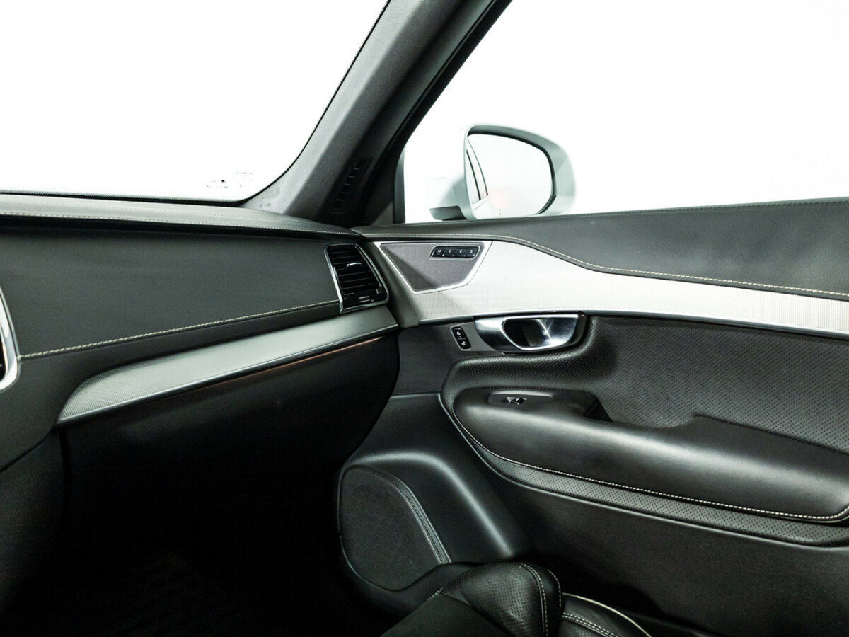 Купить Volvo XC90 с пробегом. Фото: #18