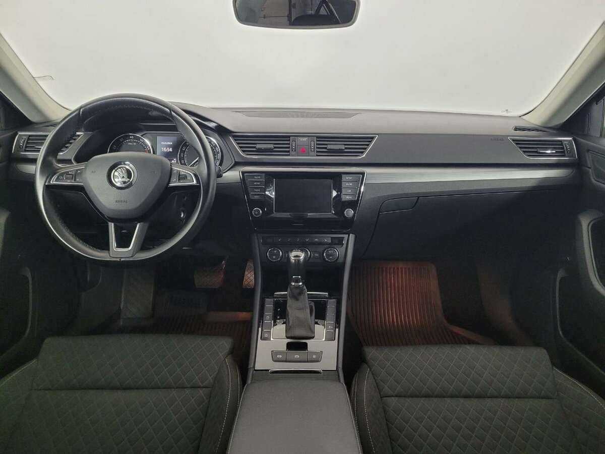 Купить Skoda Superb с пробегом. Фото: #6