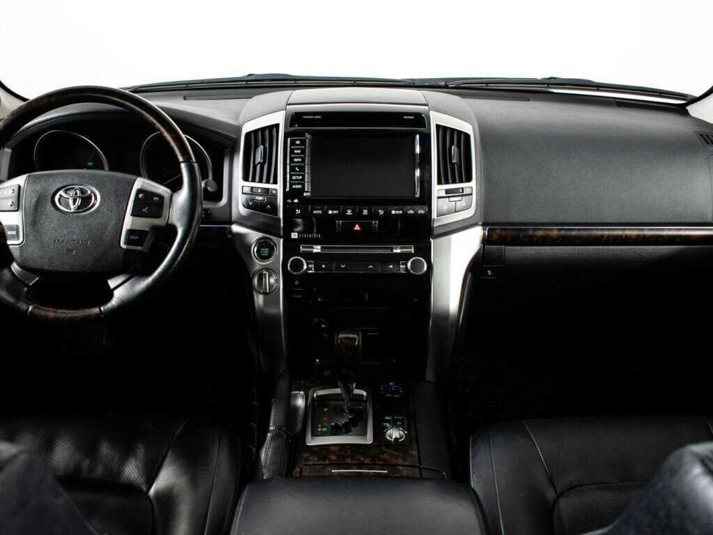Купить Toyota Land Cruiser с пробегом. Фото: #11