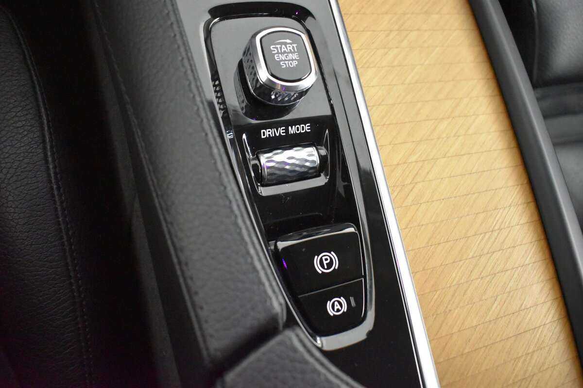 Купить Volvo XC90 с пробегом. Фото: #21