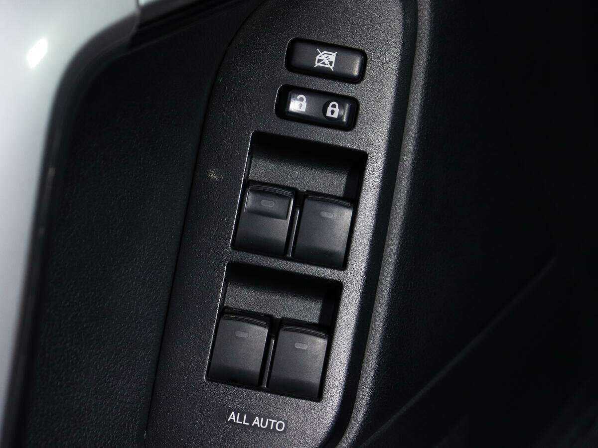 Купить Toyota Land Cruiser Prado с пробегом. Фото: #17