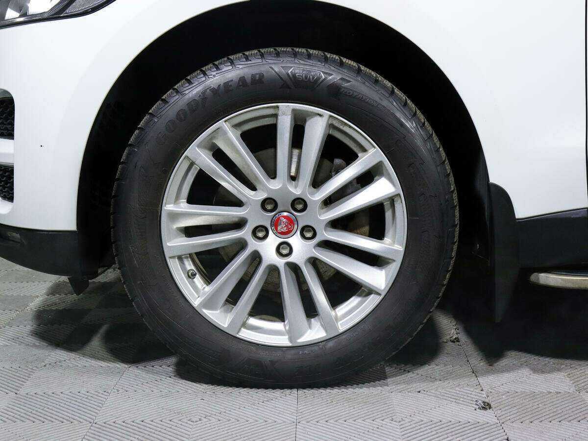 Купить Jaguar F-Pace с пробегом. Фото: #14