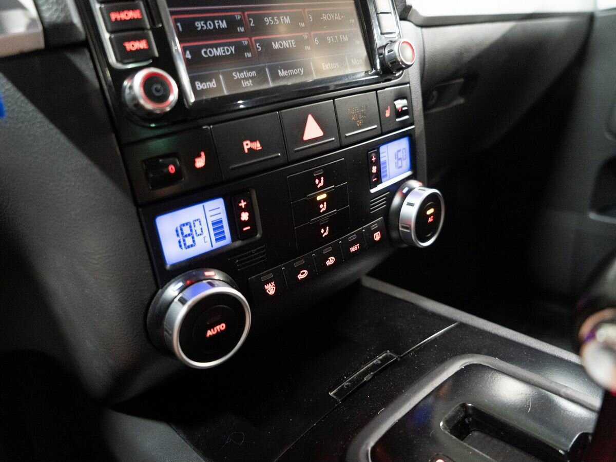 Купить Volkswagen Touareg с пробегом. Фото: #16