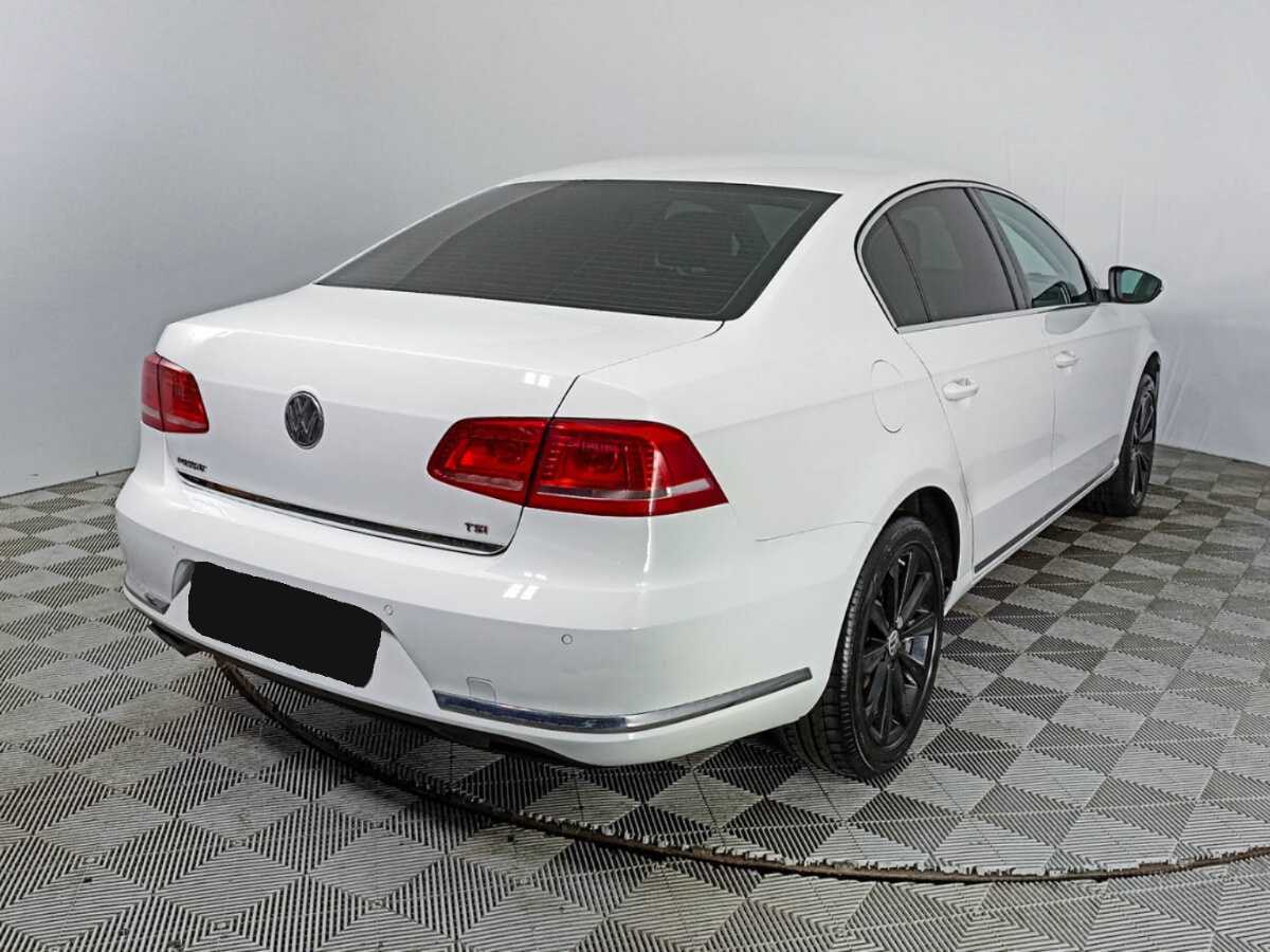 Купить Volkswagen Passat с пробегом. Фото: #4