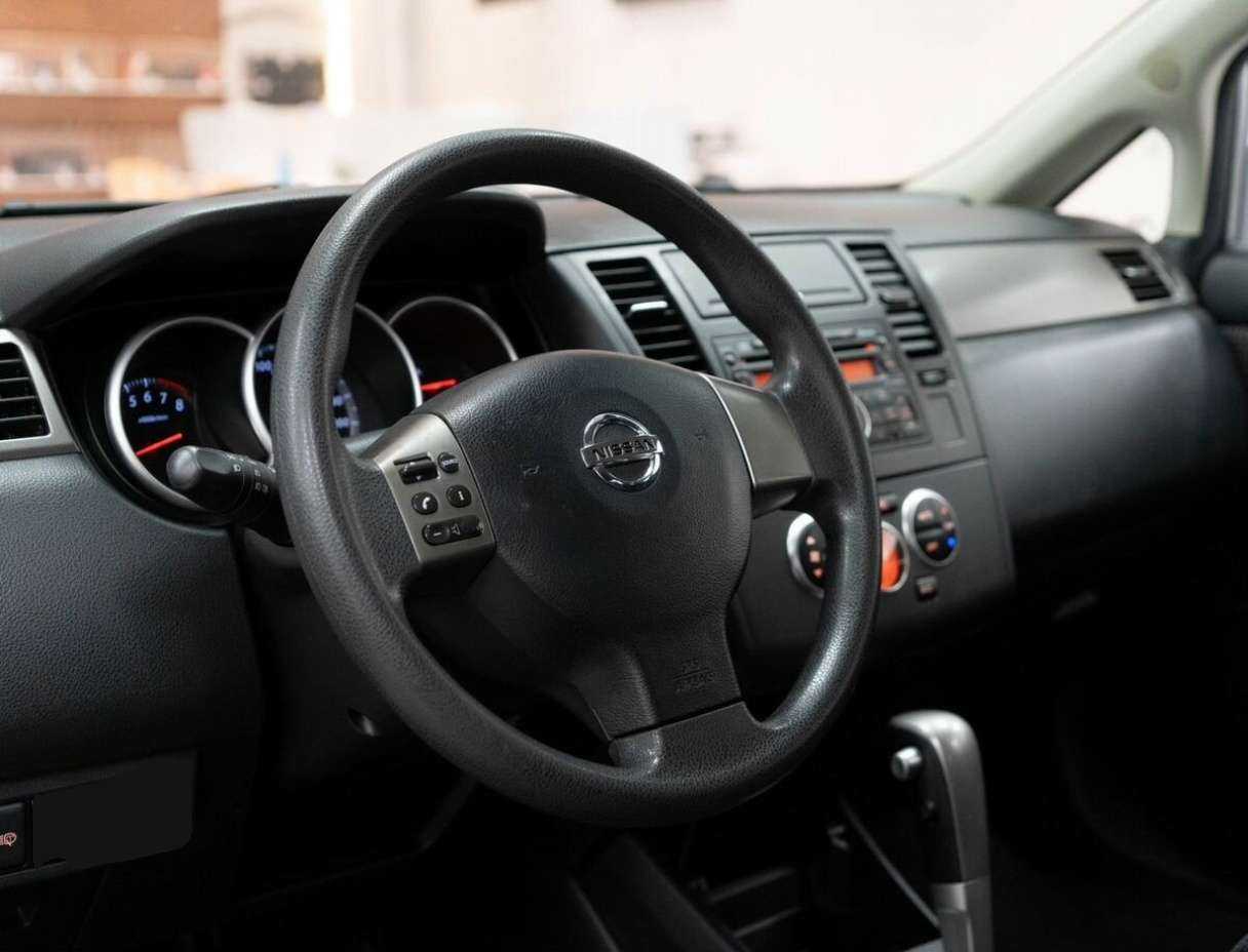 Купить Nissan Tiida с пробегом. Фото: #6
