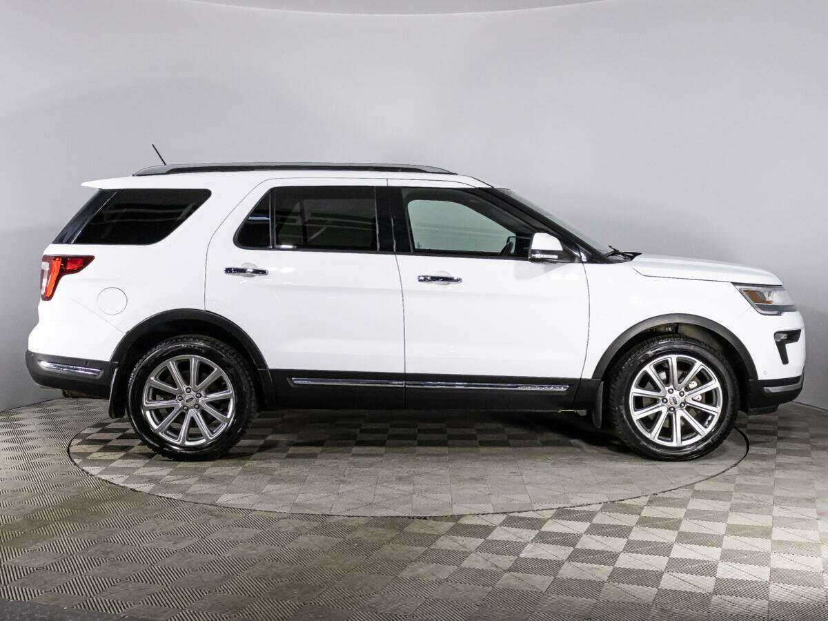 Купить Ford Explorer с пробегом. Фото: #3