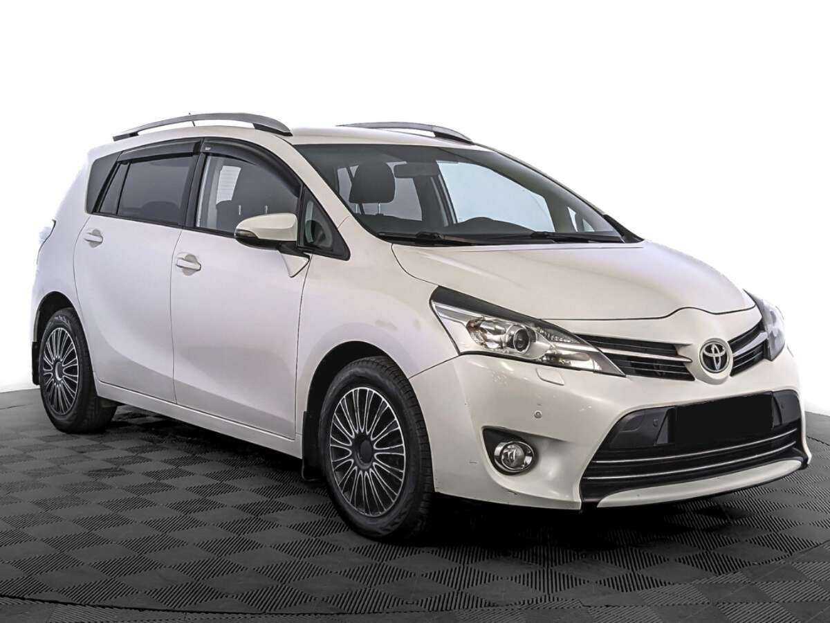 Купить Toyota Verso с пробегом. Фото: #2