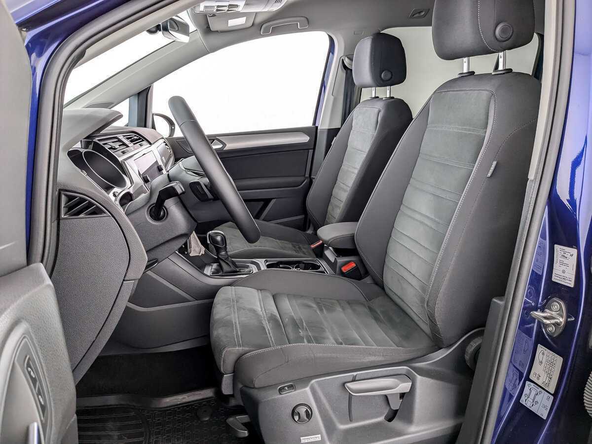Купить Volkswagen Touran с пробегом. Фото: #13