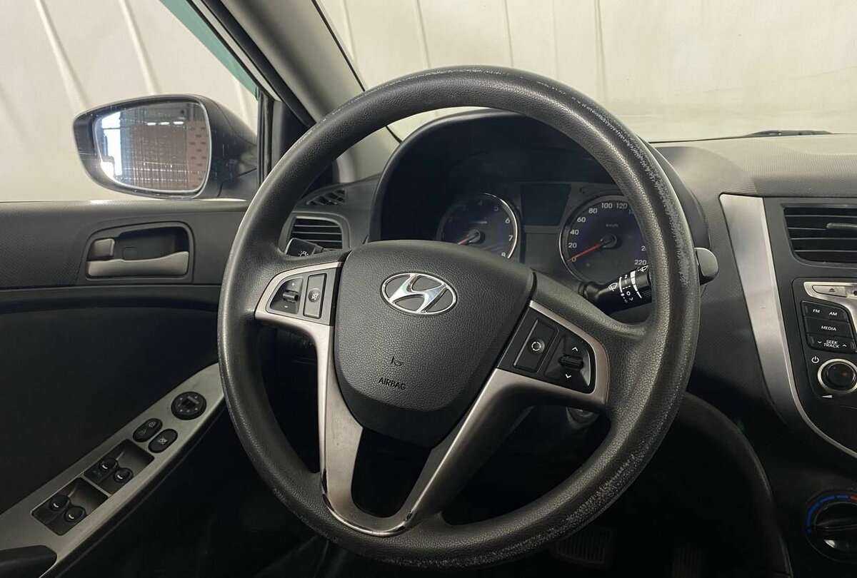 Купить Hyundai Solaris с пробегом. Фото: #8
