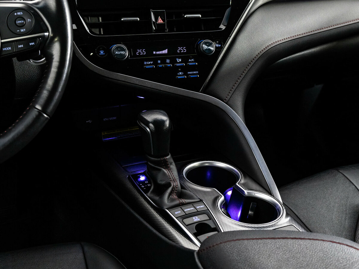 Купить Toyota Camry с пробегом. Фото: #9