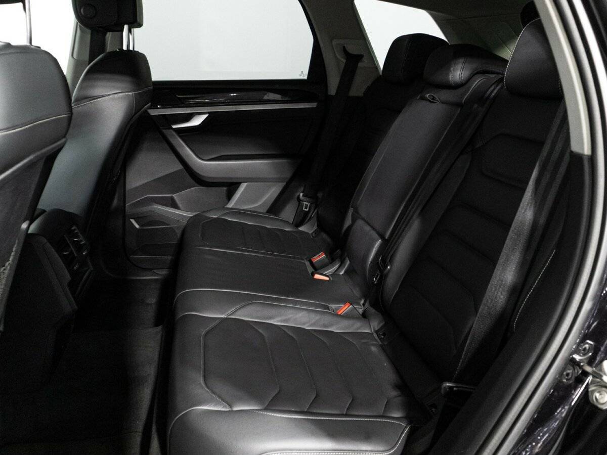 Купить Volkswagen Touareg с пробегом. Фото: #9