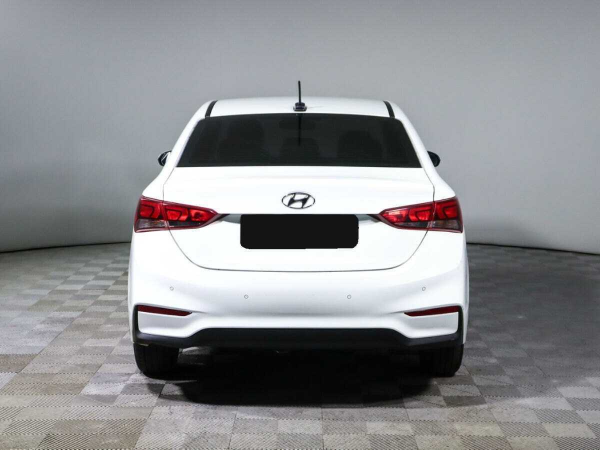Купить Hyundai Solaris с пробегом. Фото: #4