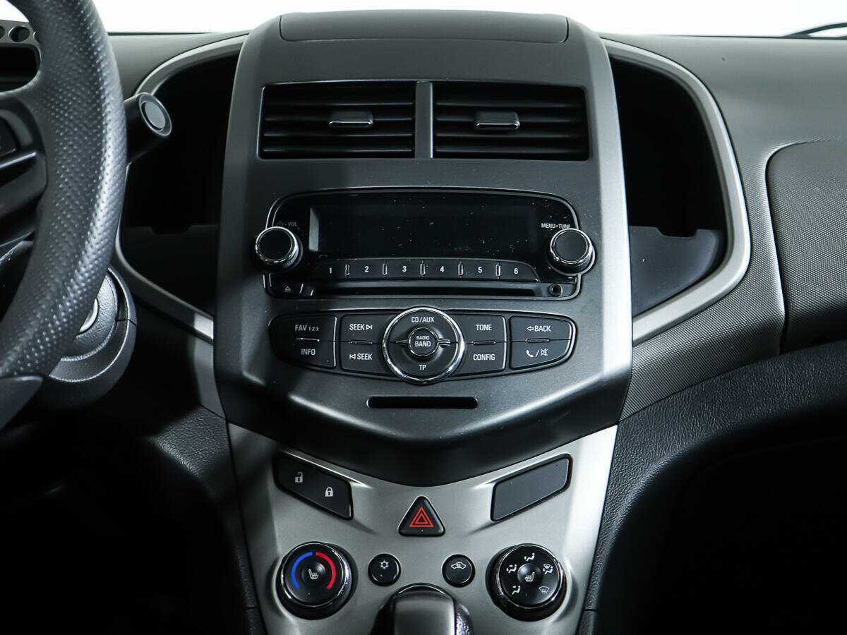 Купить Chevrolet Aveo с пробегом. Фото: #10