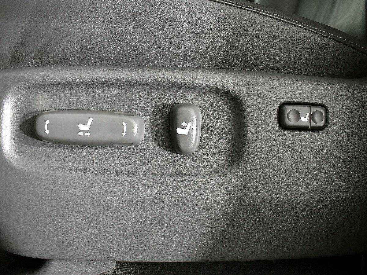 Купить Toyota Land Cruiser с пробегом. Фото: #18