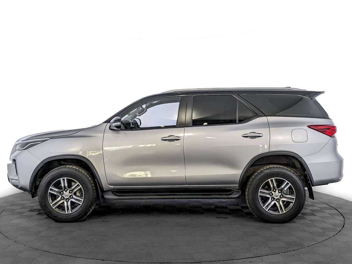 Купить Toyota Fortuner с пробегом. Фото: #6