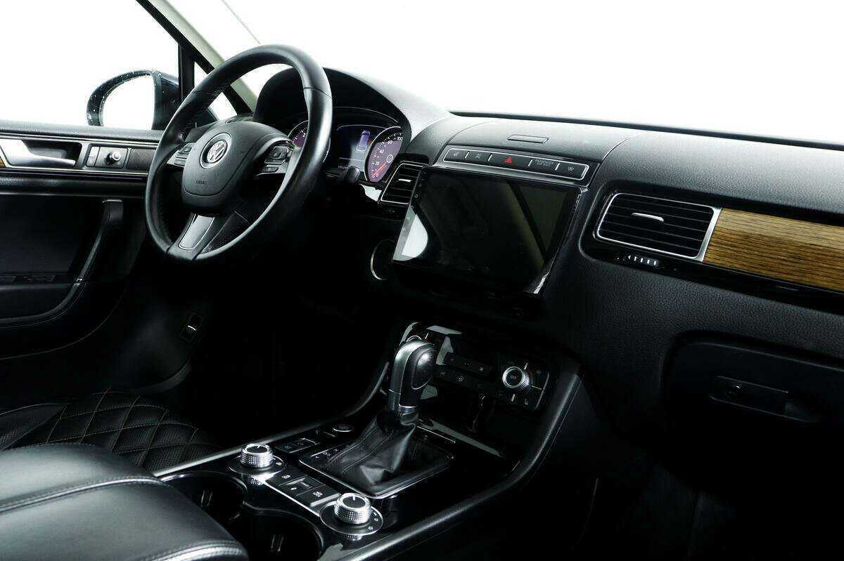 Купить Volkswagen Touareg с пробегом. Фото: #8