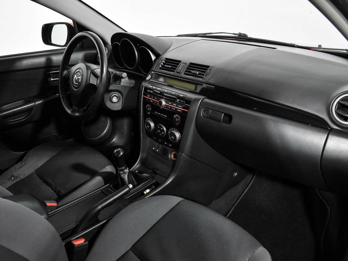 Купить Mazda 3 с пробегом. Фото: #11