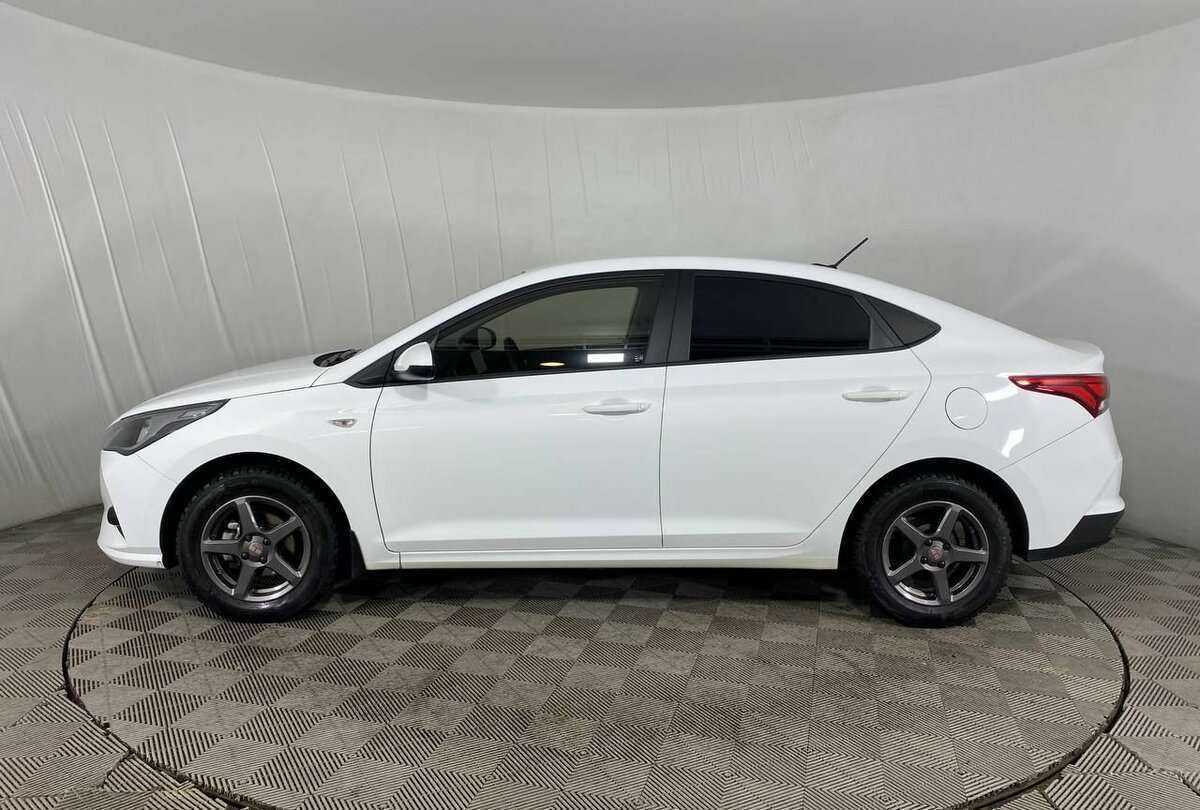 Купить Hyundai Solaris с пробегом. Фото: #7